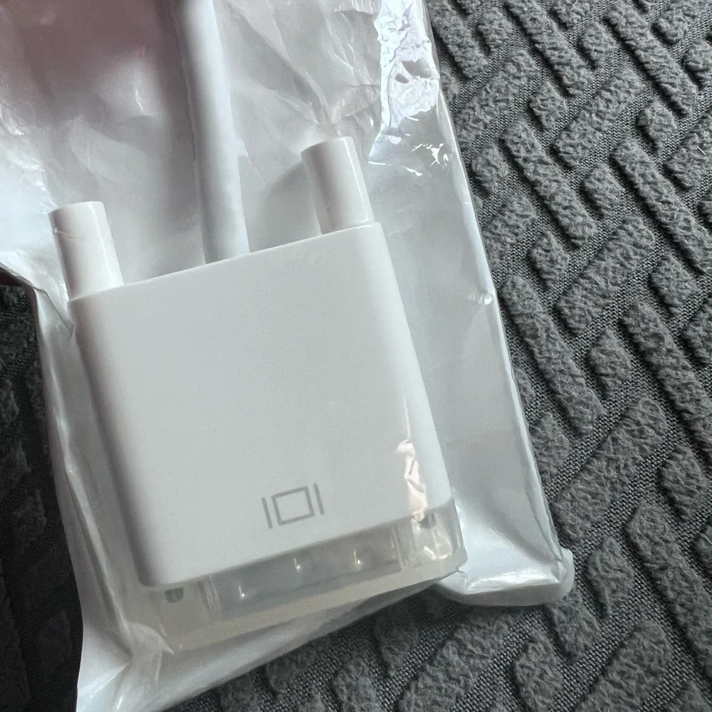 Apple DVI to VGA Display Adapter